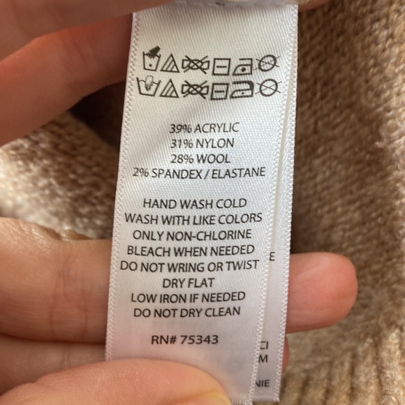 C & C California turtleneck sweater - Picture 4 of 4